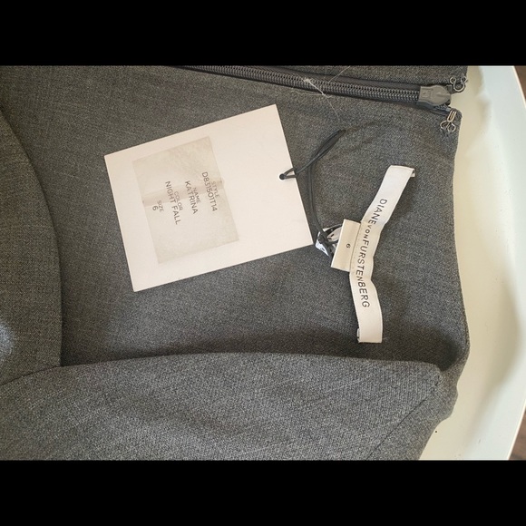 DVF "Katrina" dress grey in size 6. - Picture 6 of 6